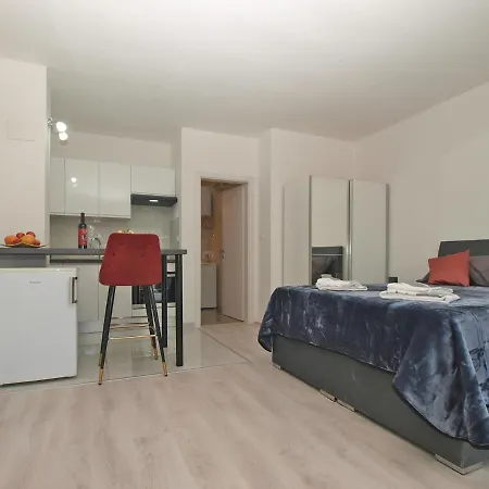 Florinda 2091 Pula
