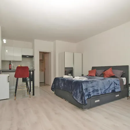 Florinda 2091 Апартаменты