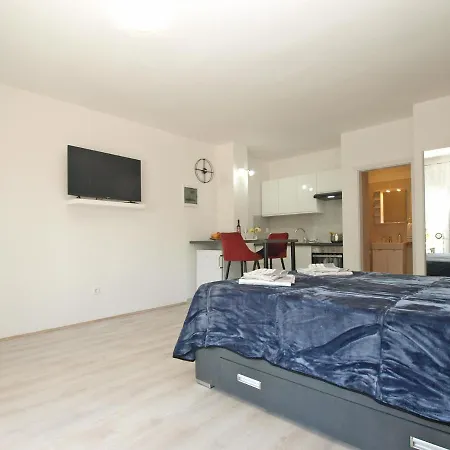 Florinda 2091 Apartman Pula