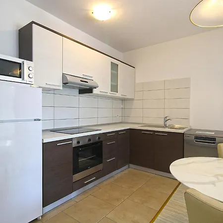 Florinda 2091 Apartman Pula