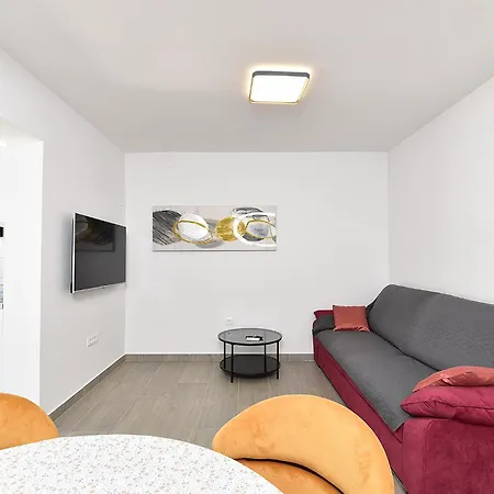 Florinda 2091 * Pula